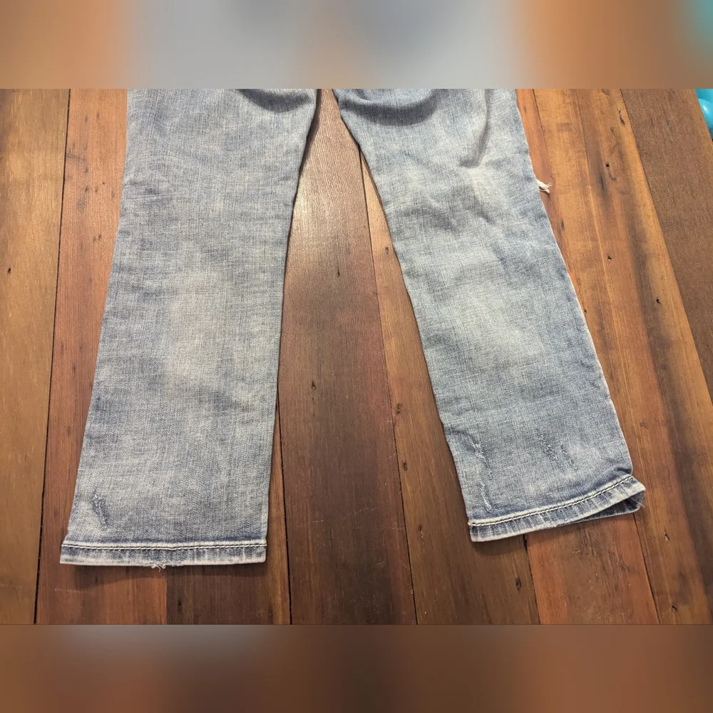Silver Jeans Suki Mid Capri Light Wash 27x22.5 Distressed‎ Women's Super Stretch